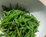 A picture of step 4 of Fried Samphire with butter.