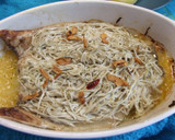Foto del paso 4 de la receta: Lubina con cebolla caramelizada, gulas y patatas al perejil
