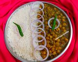 A picture of step 4 of Chole Chawal.