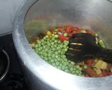 A picture of step 3 of Vegetable pulao.
