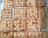 Foto langkah ke 7 dari resep Crackers Ice Cream Bar.