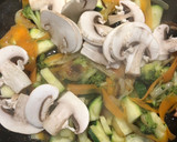 Foto del paso 5 de la receta: Noodles de arroz con verduras y tofu