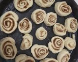 Foto langkah ke 7 dari resep Cinnamon Rolls.