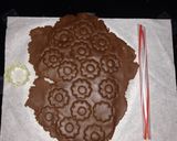 Foto langkah ke 3 dari resep Chocolate Stained Glass Cookies .