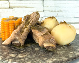 Foto del paso 5 de la receta: Costillas, papas y piña (con Mojo de cilantro)