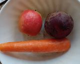 A picture of step 1 of Apple, Beetroot And Carrot Juice.