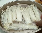 Foto langkah ke 2 dari resep Jamur Enoki Nori Crispy.