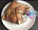 Foto del paso 2 de la receta: Muslos de pollo asados con hierbas aromáticas y papas (Crockpot)