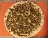 A picture of step 3 of Pesto Flatbread Pizza.