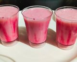 A picture of step 3 of Rose Banana Milk Shake.