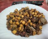Foto del paso 5 de la receta: Garbanzos con setas y morcilla