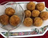 A picture of step 10 of Corn Cheese Balls.