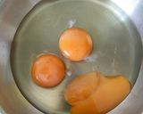 Foto del paso 4 de la receta: Tortilla de patatas con cebolla y pimientos verdes