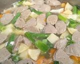 Foto langkah ke 5 dari resep Sop Ayam dan Baso (1206).