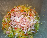 Foto del paso 2 de la receta: Huevos duros con tomate y bacon. Olla GM