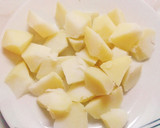 Foto del paso 4 de la receta: Huevos con patatas langostinos y gulas