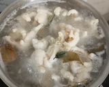 Foto langkah ke 1 dari resep Soto Ceker Ayam Bening Segar Kuah Kunyit ala Rumahan.
