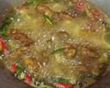 Foto langkah ke 4 dari resep Ayam goreng kunyit saos tiram.