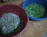 Foto langkah ke 2 dari resep Ikan teri kacang panjang goreng.