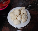 Foto del paso 1 de la receta: Coliflor rebozada con salchichas y mojo de pimiento