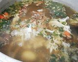 Foto langkah ke 6 dari resep Sup Kimlo Komplit.
