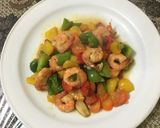 Foto langkah ke 1 dari resep Tumis udang paprika simple.