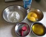 Foto langkah ke 1 dari resep Simple Strowberry sponge cake.