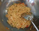 Foto langkah ke 6 dari resep 05. MIE goreng sederhana.