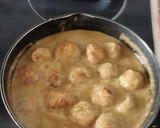 Foto del paso 5 de la receta: Albóndigas de conejo en salsa champiñón
