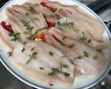 Une image de l'étape 7 de Filets d'églefin aux poivrons bicolores, ail, citron et herbes du jardin.