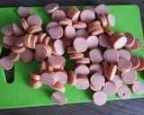 Tejszínes zöldségleves virslivel recept fázis 2 fotója