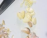 Hình bước làm 3 của món Ăn vặt cho con: nui sao chiên giòn ngào tỏi