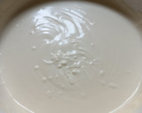 Foto del paso 2 de la receta: Tiramisú con Queso Crema Fácil