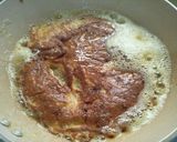 Foto langkah ke 2 dari resep Telur Dadar Asam Sunti.
