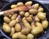 Une image de l'étape 9 de Pommes grenailles au lardons et marinade au vin rouge.