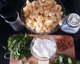 A picture of step 1 of Pesto pasta with mint and coriander.