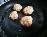 A picture of step 2 of Cream Pasta with Meatballs.