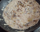 Foto del paso 3 de la receta: Lomos de salmón en salsa de puerro y nueces
