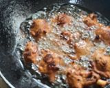 A picture of step 5 of Onion bhajiya (kanda bhajji).
