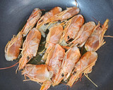 Foto del paso 4 de la receta: Gambas langostineras al curry rojo