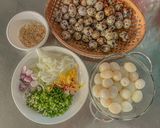 Hình bước làm 2 của món Trứng lòng đào ngâm tương