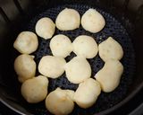 Foto do passo 3 de Pão de Queijo de 2 ingredientes versão zero lactose