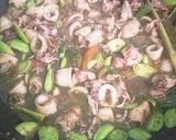 Foto langkah ke 3 dari resep Tumis Cumi Pete.