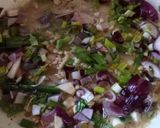 Foto del paso 2 de la receta: Almejas al ajillo y verdeo con pastas 🌊
