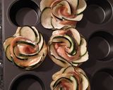Foto del paso 8 de la receta: Flores de calabacín, salmón y queso