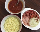 Foto langkah ke 5 dari resep Pizza sosis mozarella empuk.