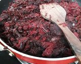 A picture of step 2 of Beetroot burfi.