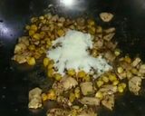 A picture of step 4 of Chicken corn pizza.