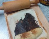 A picture of step 2 of Banana rolled toast.