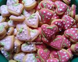 Foto langkah ke 11 dari resep Fancy Royal Icing Cookies.